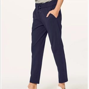 Lululemon On The Fly 7/8 pants size 4